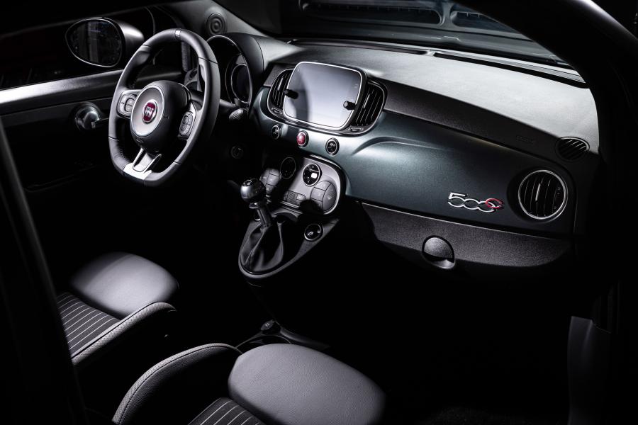 Интерьер Fiat 500C Rockstar (312) 2019 года  (фото 21 из 26)